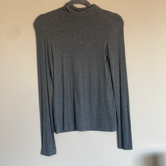 2 Bluenotes Ribbed Turtlenecks - Picture 2 of 2